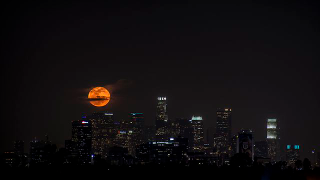 This moonrise timelapse is the most mesmerizing thing you'll see today